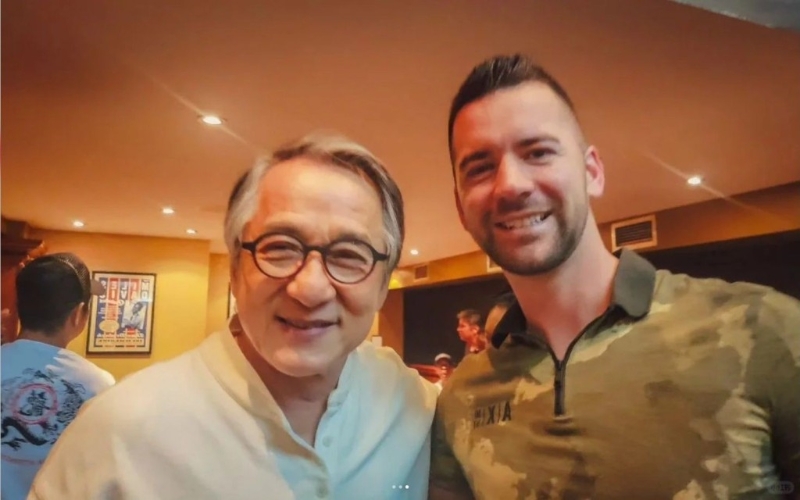 成龍最新的照片。