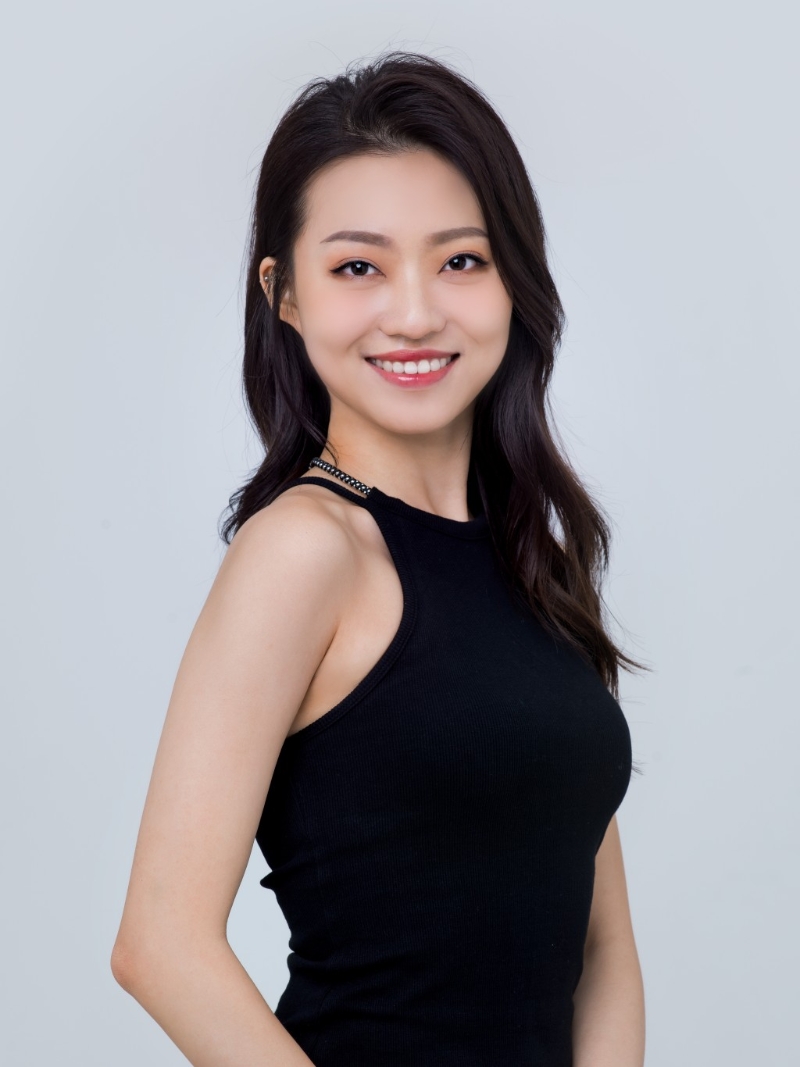 4號謝淑怡學歷為碩士畢業(yè)，是一名鋼琴家。