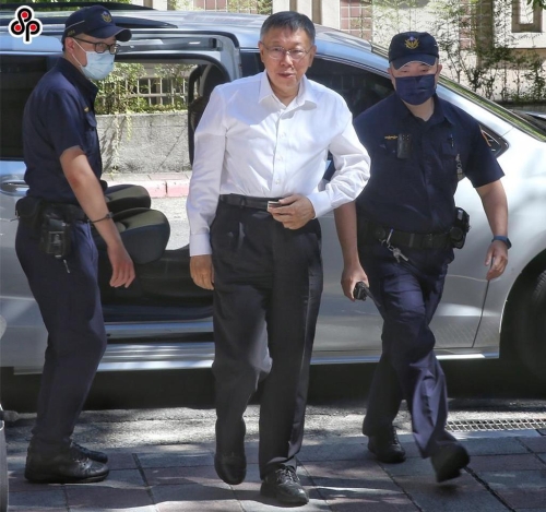 5日柯文哲至臺(tái)北地院重開(kāi)羈押庭。中時(shí)數(shù)據(jù)照