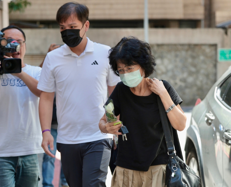 陳佩琪送枕頭、涼席被退貨