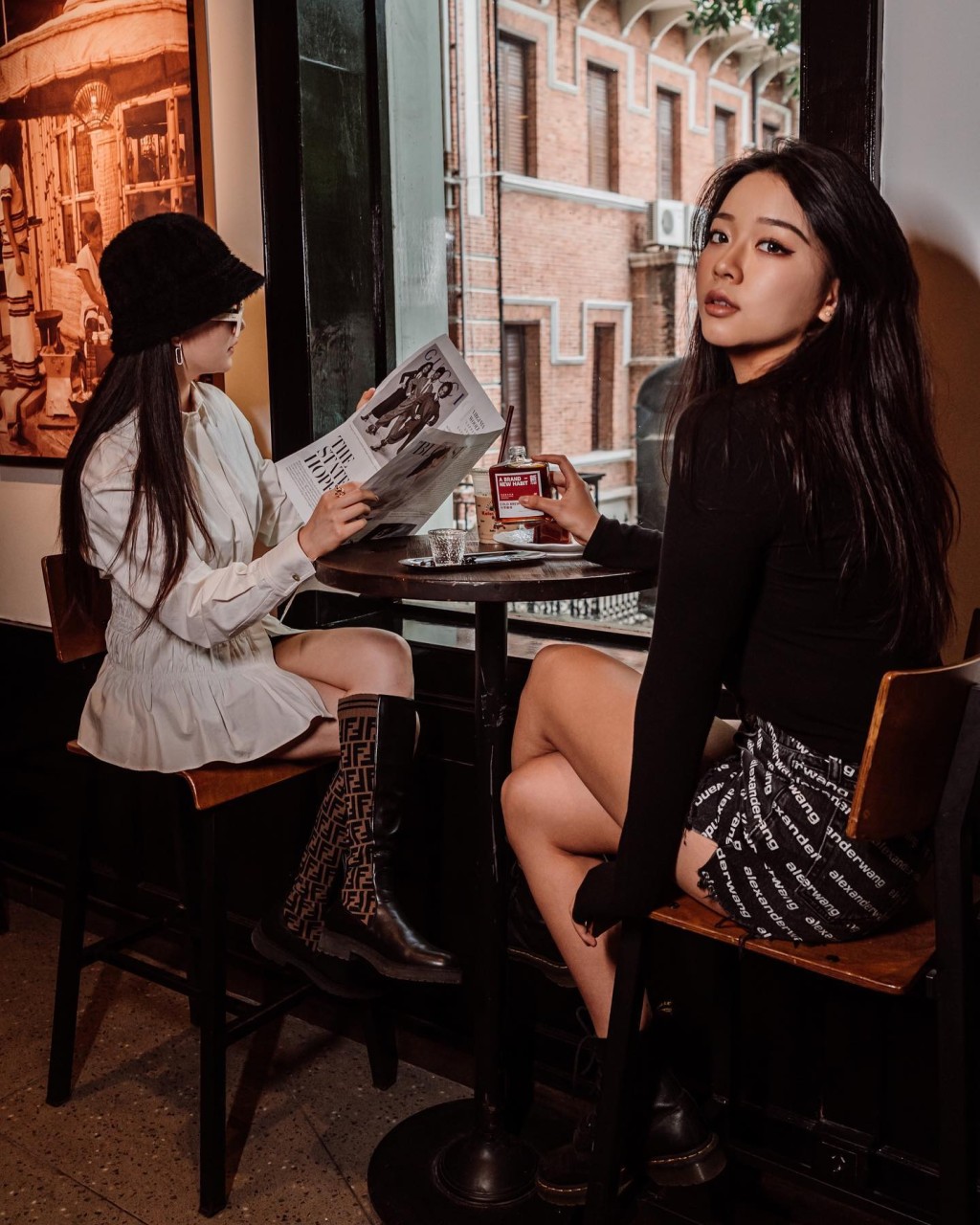 身上全是國際知名品牌的包包和服飾