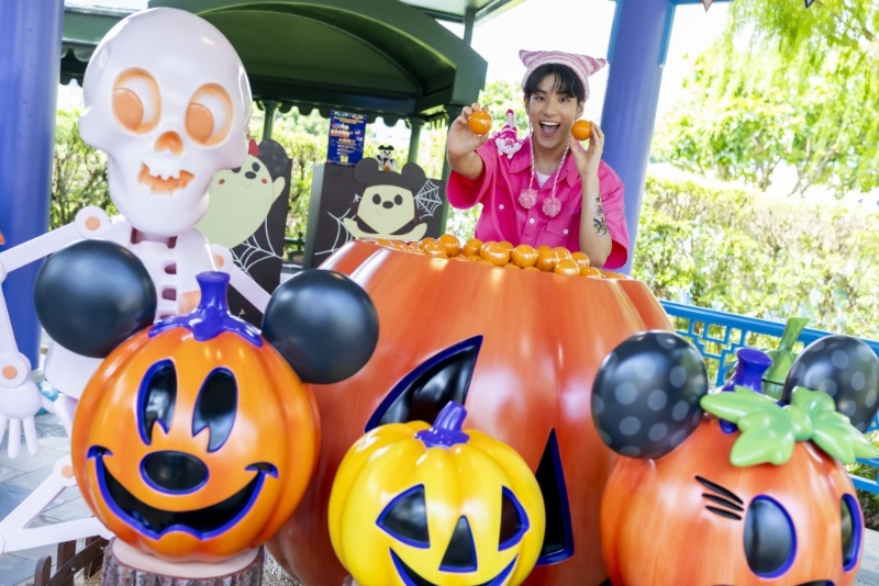 焦點項目7：迪士尼萬圣彩蛋樂，在巨型南瓜內(nèi)抽抽迪士尼朋友鎖匙扣公仔，為萬圣做型加分！