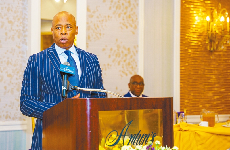 紐約市長亞當(dāng)斯