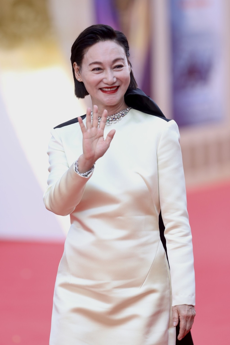 惠英紅的爸爸本是山東大戶人家，為滿族正黃旗后裔，原姓葉赫那拉氏。 歷史著名人物慈禧太后，就是正屬葉赫那拉氏。