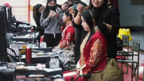 國慶長假期間新人扎堆結婚。 資料圖