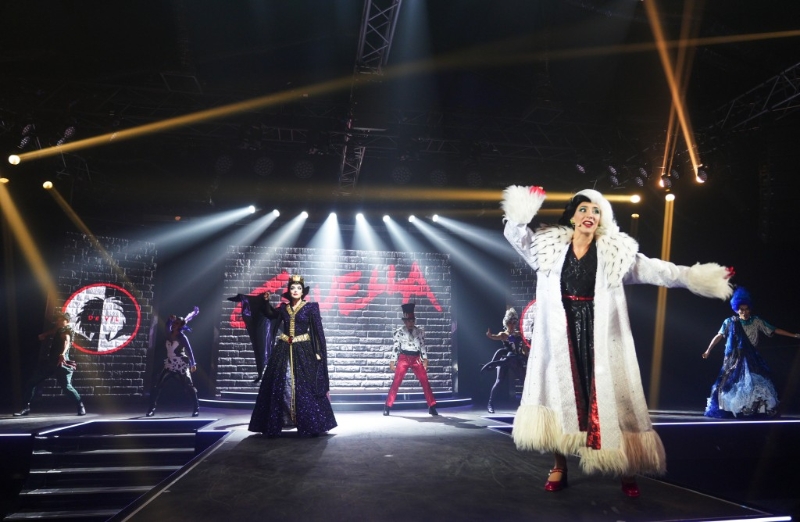 歌舞表演“惡人大宅舞會(huì)”