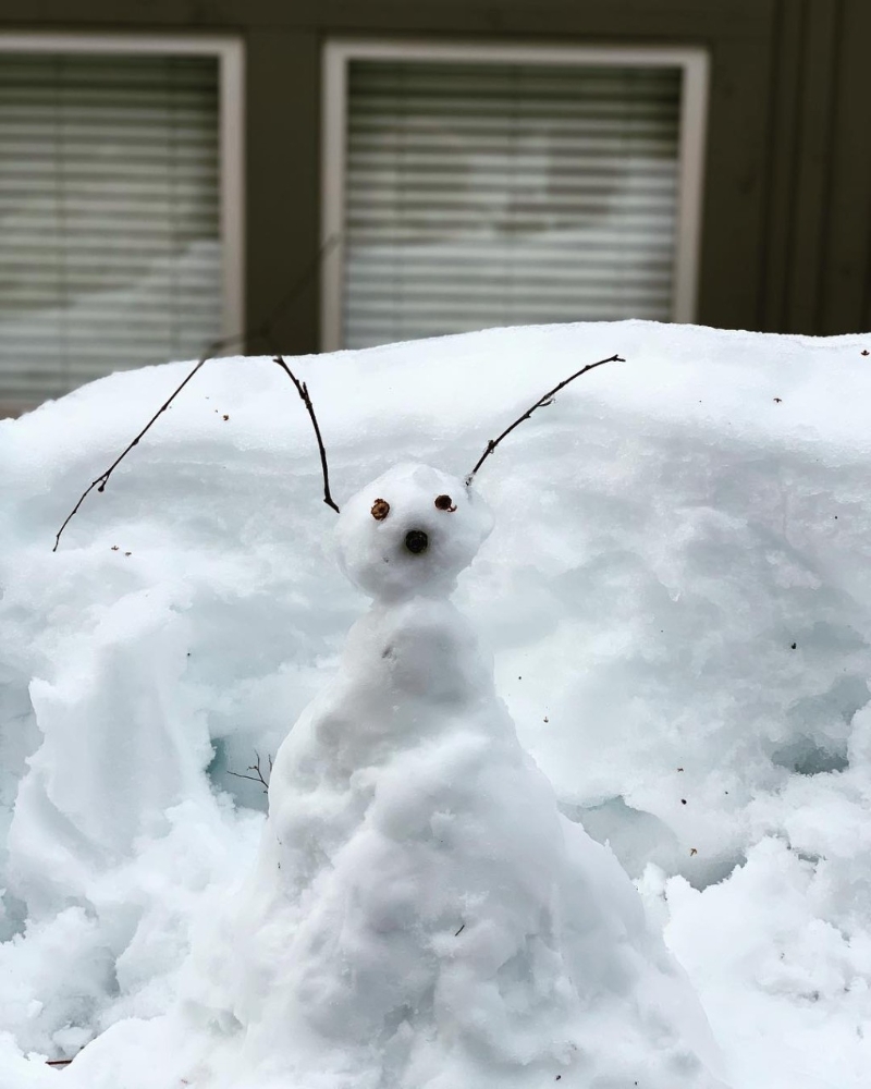 鐘嘉欣定居加拿大。