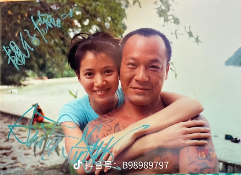 吳志雄早前在抖音分享了一張與袁詠儀攬到實一實的照片，馬上引來大批網(wǎng)民熱議。