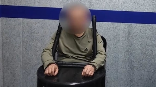 疑犯在上海南京路看中一對(duì)300元的球鞋而犯下入屋殺人罪行。 上海警方