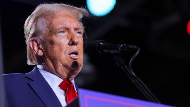 特朗普不斷出席各項(xiàng)接票活動(dòng)。