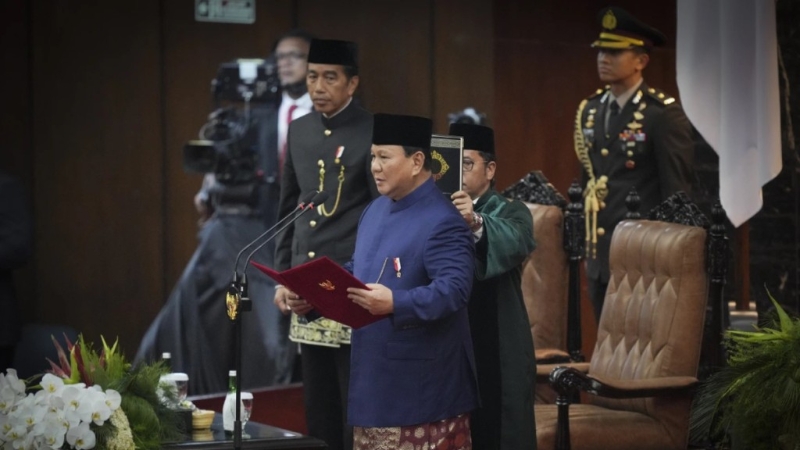 普拉博沃宣誓就任印尼總統(tǒng)，成為該國(guó)最年長(zhǎng)總統(tǒng)。