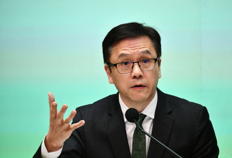 對于有指申請科研資助計劃的審批較慢，孫東表示正跟進(jìn)相關(guān)個案。