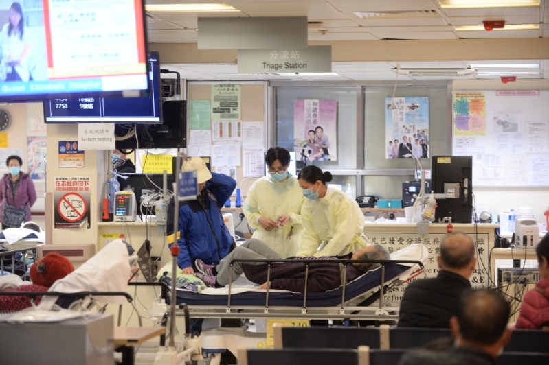 他認(rèn)為現(xiàn)時(shí)97%的醫(yī)療成本由政府承擔(dān)，但隨著人口老化、醫(yī)療科技進(jìn)步，財(cái)政難以維持。資料圖片