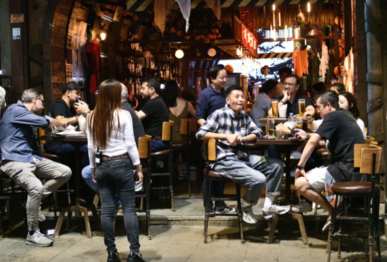 本港多年來均流行慶祝萬圣節(jié)，對(duì)內(nèi)地旅客尤有吸引力。