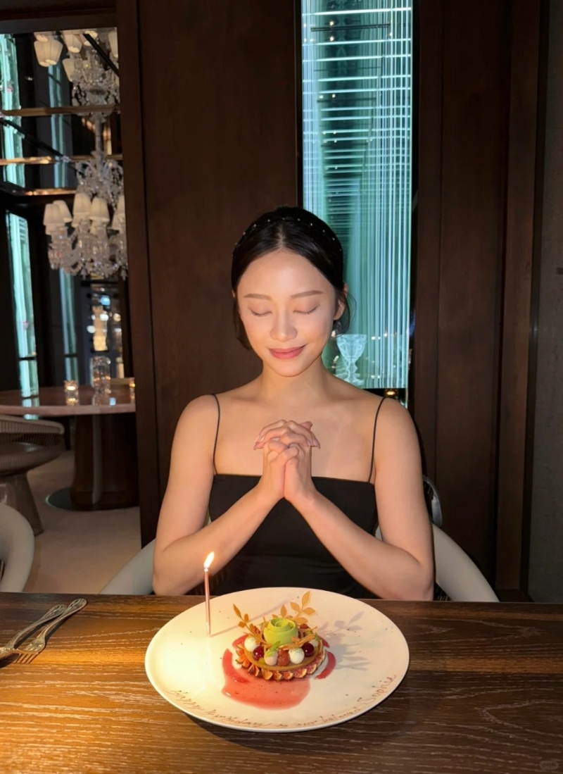 10月27日是葉蒨文的32歲生日。