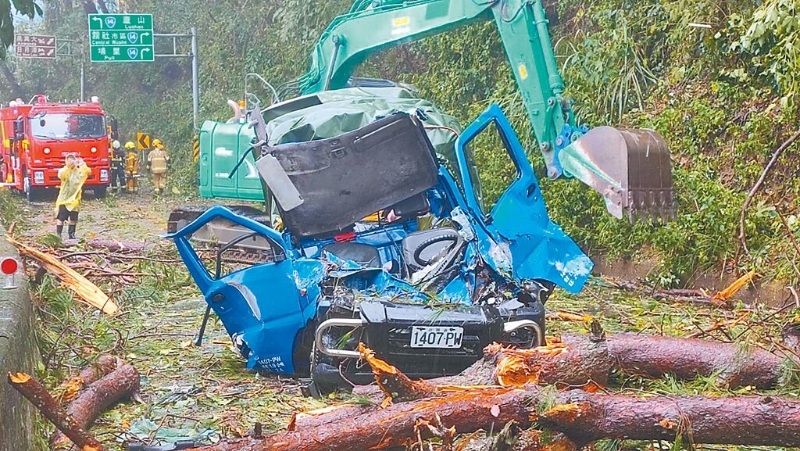 貨車被砸中 貨車被砸中