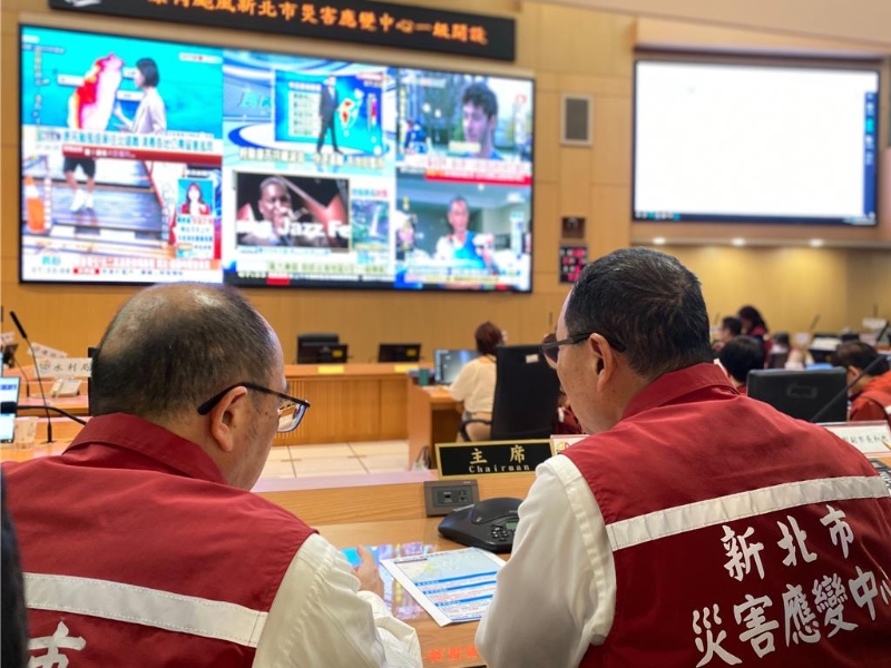 侯友宜關(guān)心災(zāi)情 侯友宜關(guān)心災(zāi)情