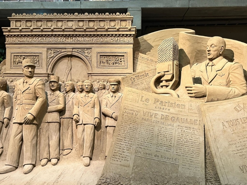 砂之美術(shù)館有不少展品展出。