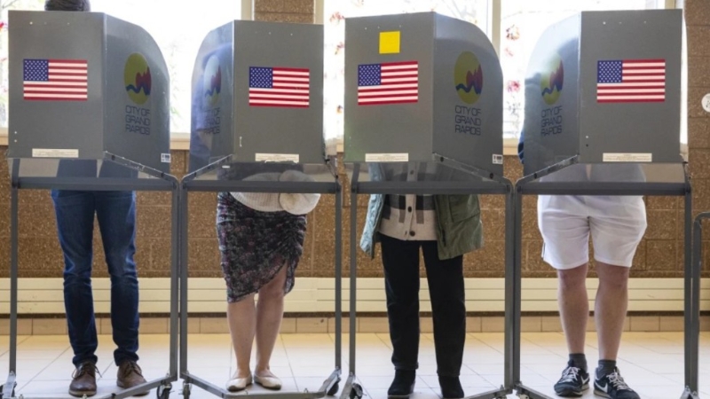 特朗普與哈里斯爭持激烈