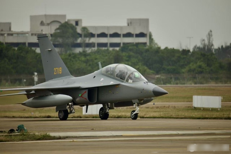 將在珠海航展中亮相的教-10。微博