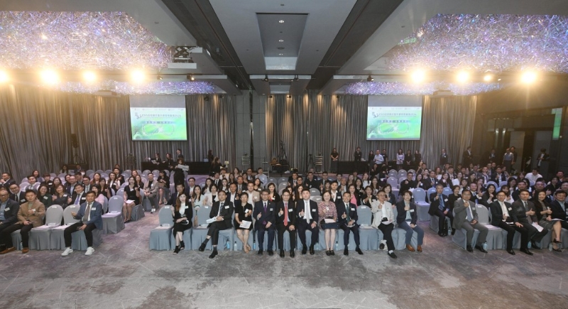 由星島新聞集團攜手香港理工大學舉辦的“ESG認證計劃暨嘉許禮2024”今日（4日）假尖沙咀唯港薈宴會廳舉行。