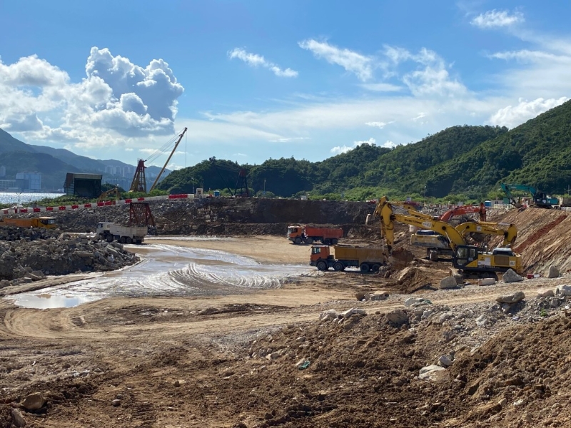 區(qū)議員張美雄認(rèn)為，可在137區(qū)填料庫(kù)撥出土地，安置違規(guī)的修車(chē)檔，讓他們?cè)诒O(jiān)管下繼續(xù)作業(yè)。