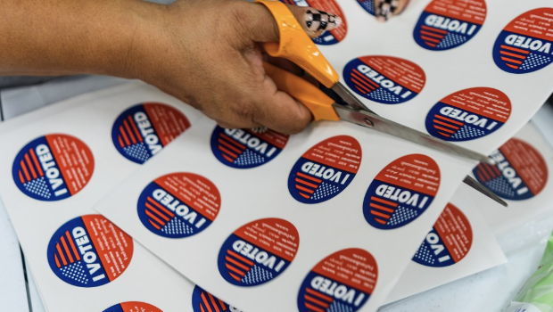 美國(guó)大選首個(gè)票站調(diào)查