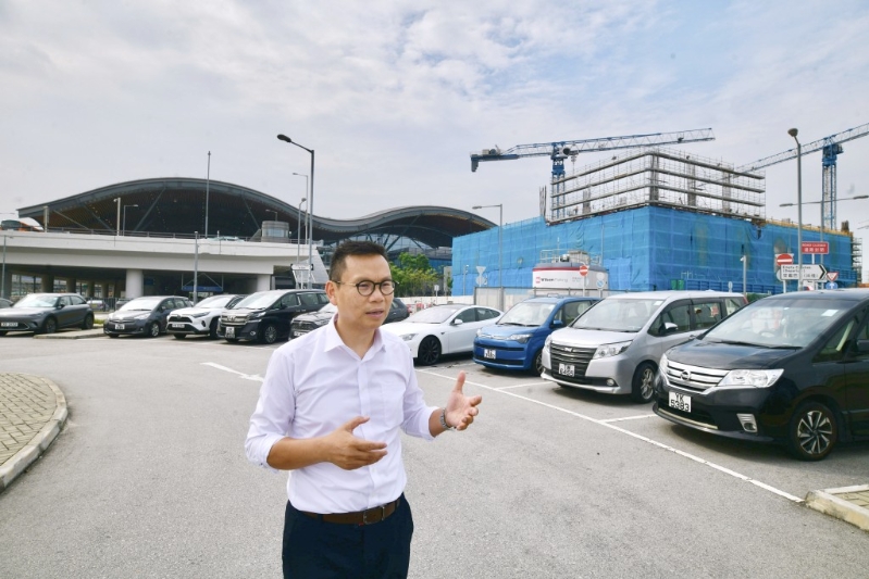 陳恒鑌直言，迪士尼的車位亦有限，能否容納全數(shù)內(nèi)地車輛也是一個(gè)難題。 陳浩元攝