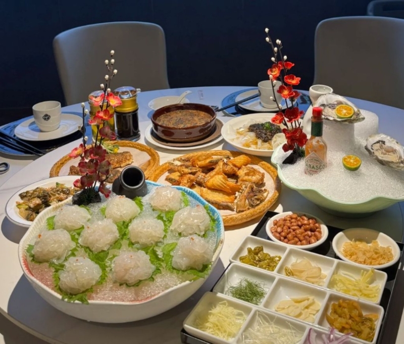 佛山傳統(tǒng)美食攻略2024｜2. 鱻門魚生 順德人做魚類菜式有百種做法，其中保留遠古原始吃魚生，成為一道特色傳統(tǒng)名菜。（圖片來源：梁小兔兔@小紅書）