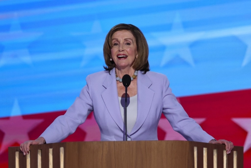 佩洛西指拜登太遲宣布退選。 路透社