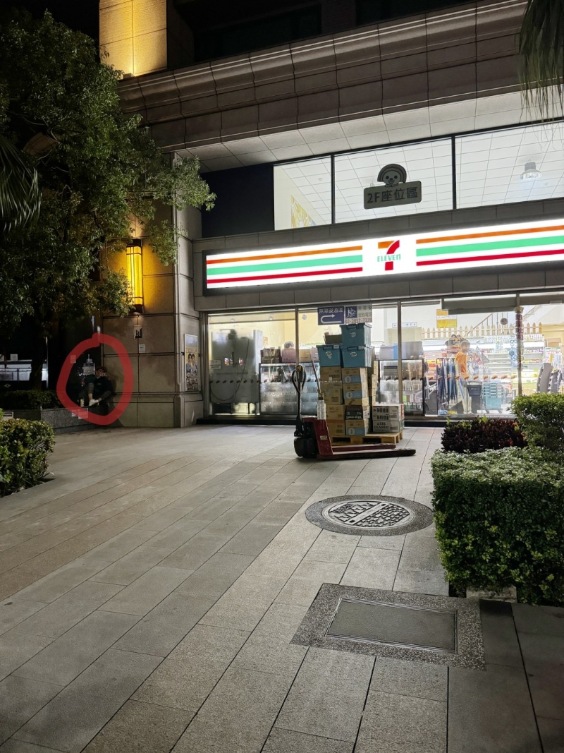 李多慧被陌生男子跟蹤返家。