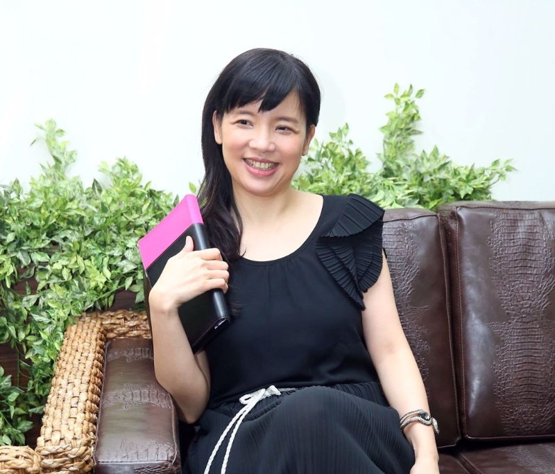 璩美鳳控柯文哲摸手性騷 璩美鳳控柯文哲摸手性騷