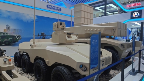 鰻衛(wèi)-1輕型地面無人作戰(zhàn)平臺。