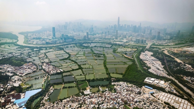 郭萬達亦提出，如今北部都會區(qū)及「雙城三圈」概念的提出與踐行，將標(biāo)志著深港合作從2022年起邁入4.0版本。