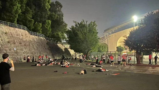 珠海體育中心越野車瘋狂亂撞