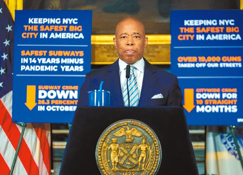 亞當(dāng)斯。