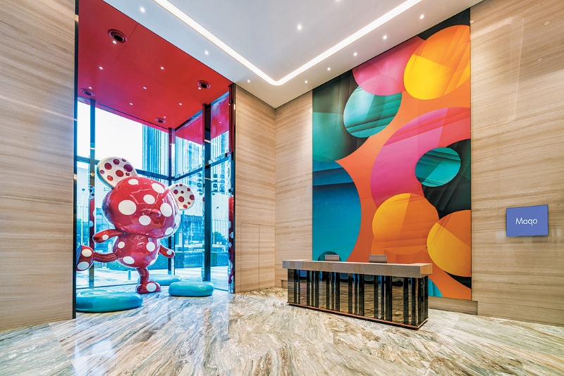 長(zhǎng)沙瑪珂酒店，以“與藝術(shù)的驚喜碰撞”為設(shè)計(jì)主調(diào)。