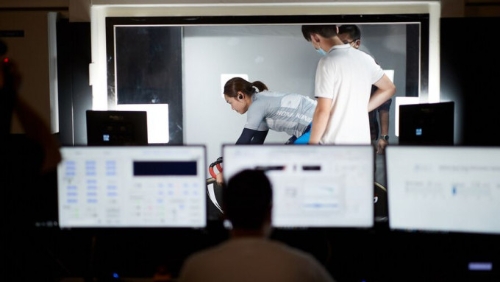 體院及科大團(tuán)隊(duì)通過(guò)風(fēng)洞室驗(yàn)室，為香港單車(chē)隊(duì)進(jìn)行單車(chē)測(cè)試，前精英運(yùn)動(dòng)員李慧詩(shī)曾參與其中