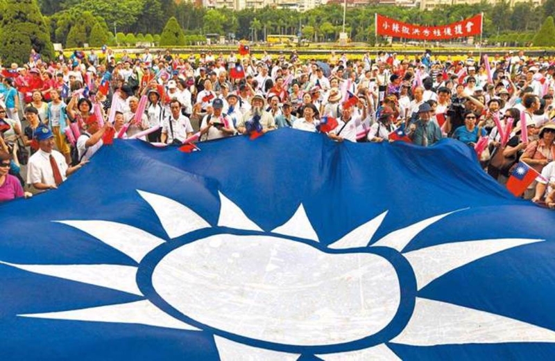 前“立委”郭正亮預(yù)測認(rèn)為，2026國民黨的機(jī)會蠻大的，包括臺南、高雄、屏東3縣市。圖為國民黨造勢活動。