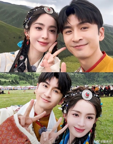 古力娜扎與張?jiān)讫堅(jiān)缜霸煌瑓⒓觾?nèi)地綜藝節(jié)目《旅行任意門(mén)》。