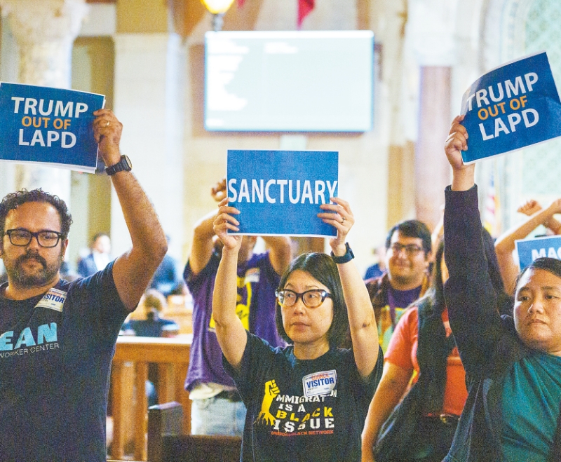 洛市反對(duì)特朗普移民舉措。