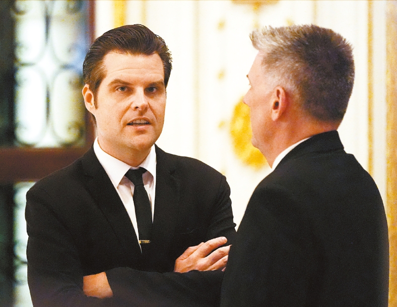 蓋茨（左）獲特朗普委任為新一屆政府的司法部長(zhǎng)。