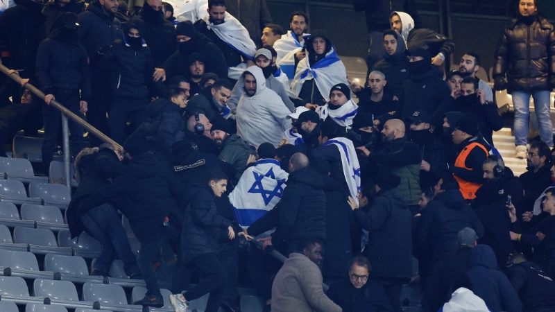 以色列球迷在比賽期間與保安發(fā)生沖突。