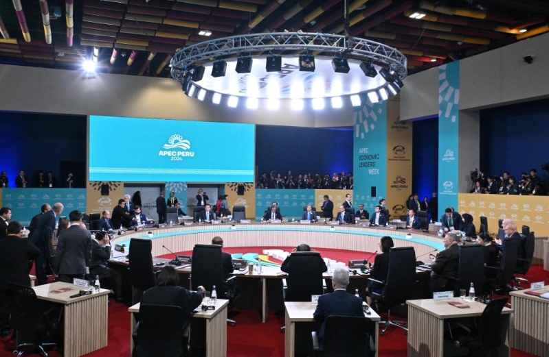 李家超出席亞太區(qū)經(jīng)濟(jì)合作組織領(lǐng)導(dǎo)人與東道主嘉賓非正式對(duì)話