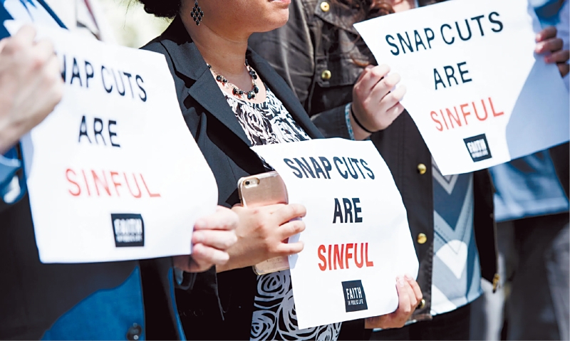 特朗普政府?dāng)M削減開支。