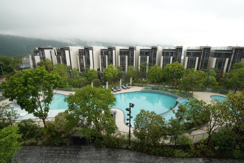 香港興業(yè)在售項目包括與希慎興業(yè)合作發(fā)展的大埔林海山城，林紅指出，項目建筑質(zhì)素及環(huán)境都受買家歡迎。