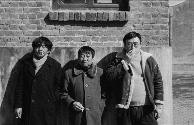 《漂亮朋友》由徐剛、張志勇（中）、薛寶鶴飾演追求愛情的中年同志。