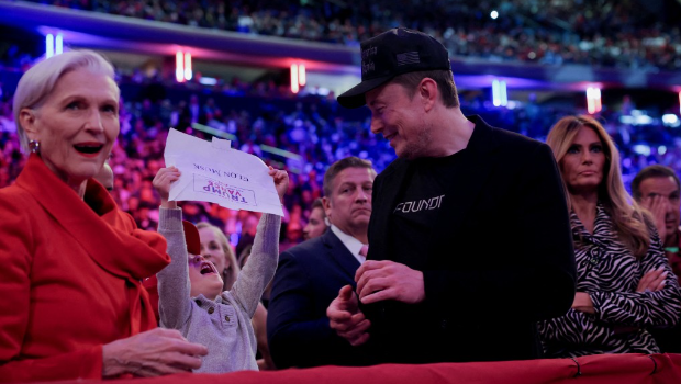 馬斯克和母親梅耶。