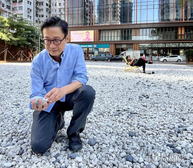 重回油街實(shí)現(xiàn)的場(chǎng)地，鄭炳鴻發(fā)現(xiàn)不少市民融入這片城市空間，享受片刻清靜。