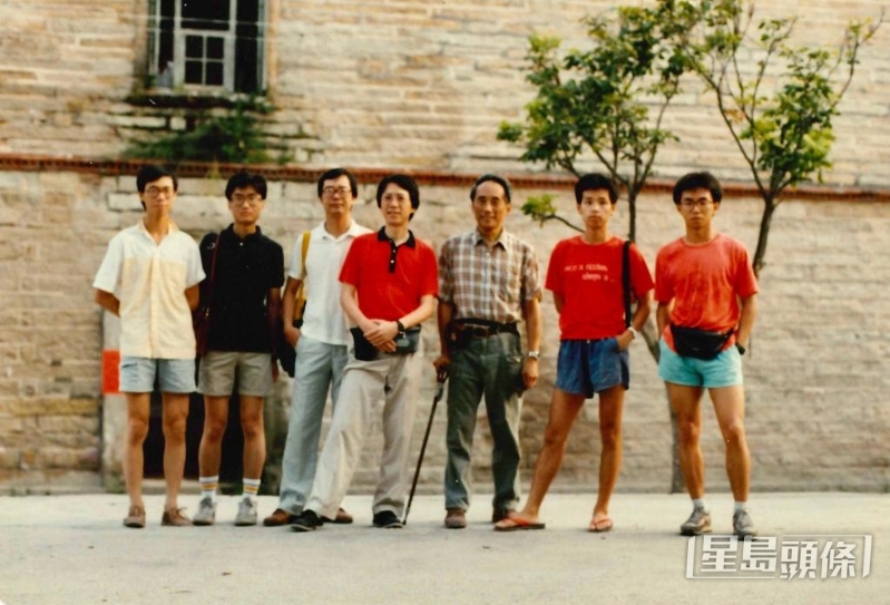 鄭炳鴻（左二）指，早年隨張肇康（右三）到內(nèi)地考察，深受啟發(fā)。